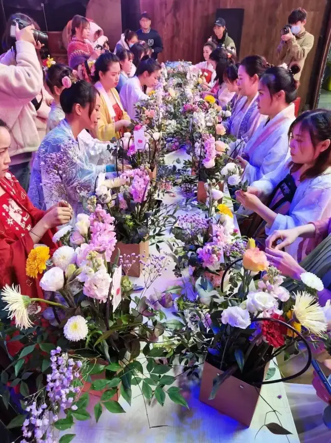 策略🔥高效🔥团队 合理搭配丨《新月同行》最强支援角色与配合技巧揭秘
