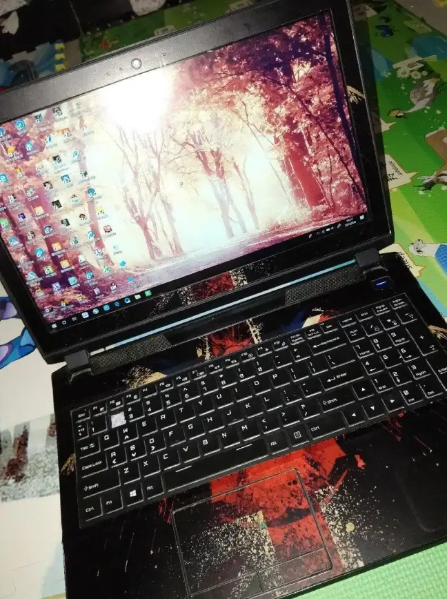 电脑故障💻黑屏问题解析：小鱼教您电脑黑屏的原因及快速解决方法分享