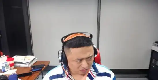 CF手游技巧🎮键盘操作全攻略：跟着小编学会用键盘操作cf手游