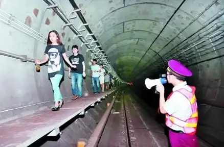 安全保障🚇逃生策略🚨地铁逃生时最安全区域揭秘