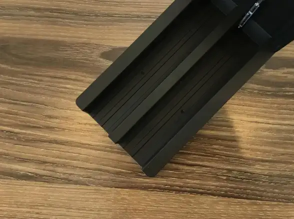 服务器维护 硬盘更换 如何进行服务器硬盘的热插拔操作？