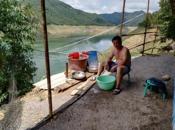 手机故障🔋充电问题—手机充不上电怎么办？小鱼为您详细解答与修复技巧