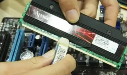 电脑故障🖥黑屏应对：遇到电脑启动黑屏？快速排查与修复全流程指南