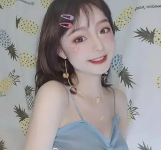 还在寻找接单陪玩的平台？小鹿组队电竞陪玩APP让你边玩边赚，不来试试吗？