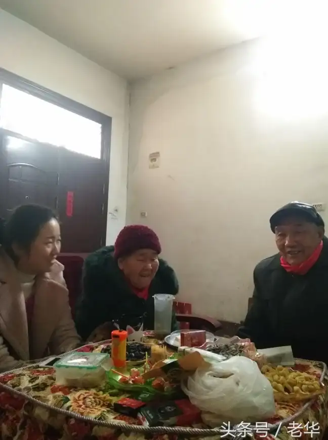 棋牌游戏🎮手机斗地主：和朋友一起智斗牌桌，欢乐无穷