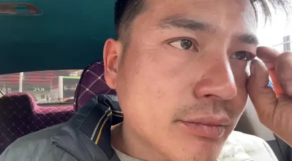 还在为找不到既能看直播又能分享生活的APP发愁？爆米花视频让你一键搞定！